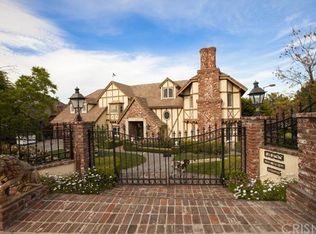 17055 Oak View Dr, Encino, CA 91436