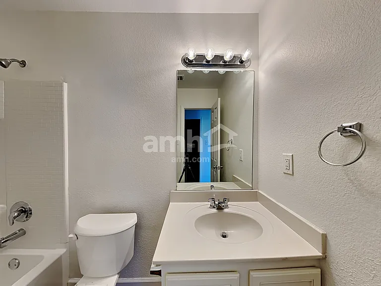 2040 Bliss Rd — Photo 17