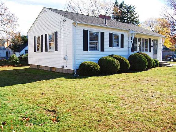 3rd image of 39 Weeden Ave