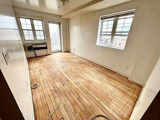 1st image of 9114 175th St #4D