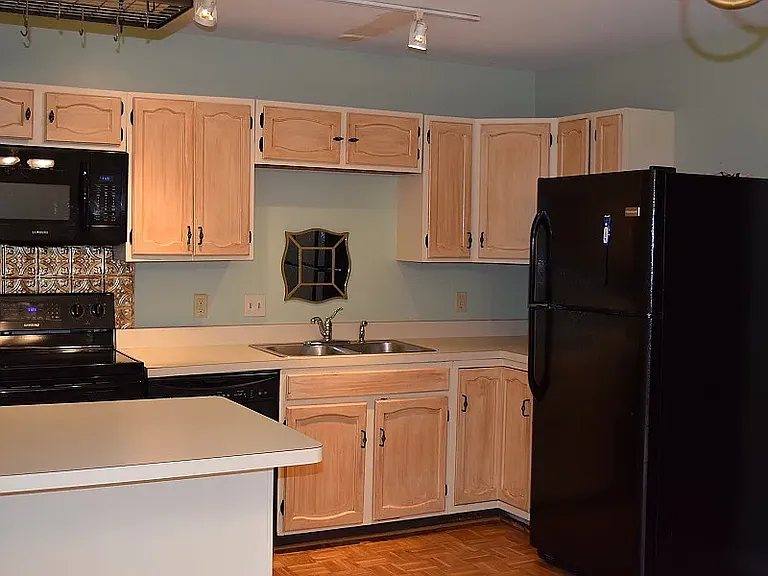 229 Oakwood Ave — Photo 7