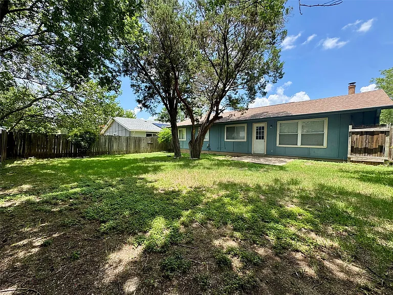 1213 Kenyon Dr — Photo 18