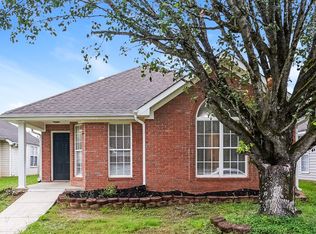 1061 Village Trl, Calera, AL 35040