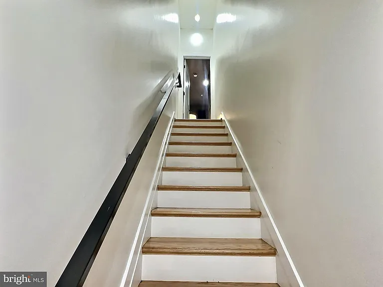 1420 Staples St NE #1 — Photo 14
