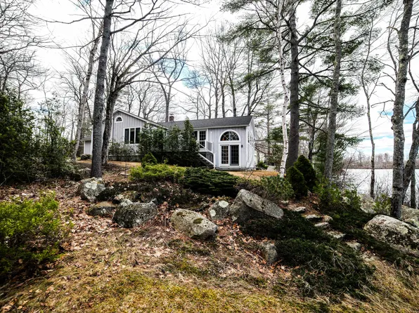 15 Hayes Landing Road, Augusta, ME 04330