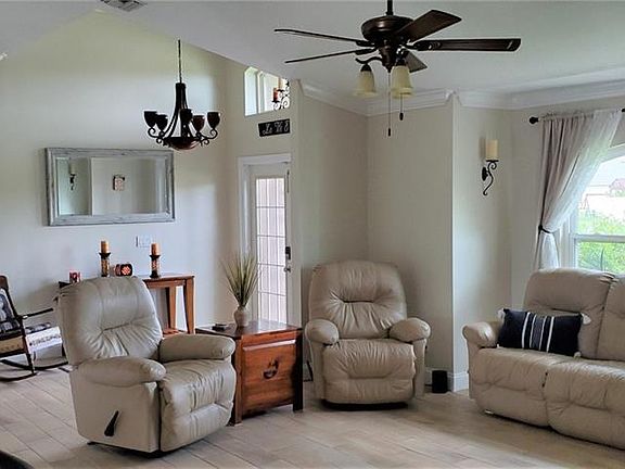 5th image of 2318 SW 31st Ln
