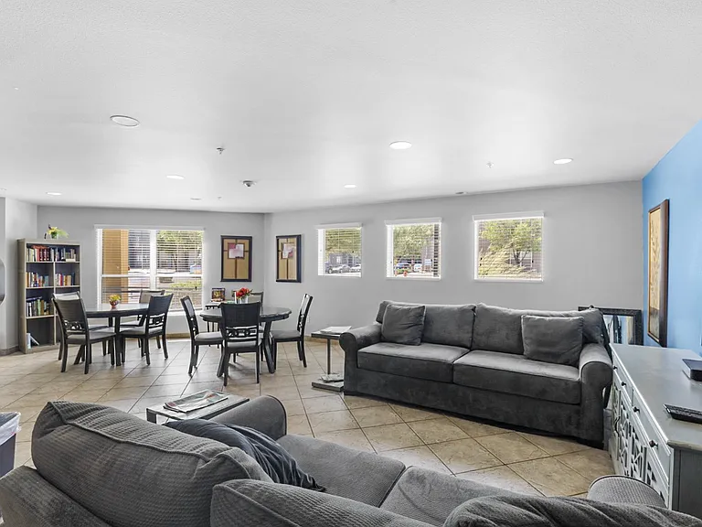 La Cantera Senior Apartments — Photo 16