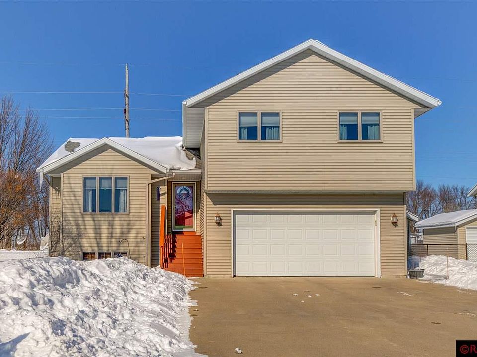 1st image of 430 Lilac Ln