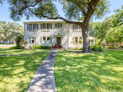 236 W MESQUITE ST, Uvalde, TX, 78801