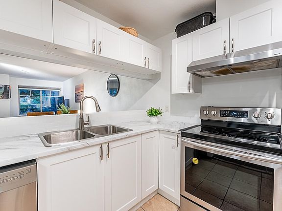4th image of 27358 32nd Ave #136