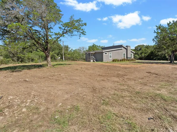 2724 Pinoak St, Granbury, TX 76048