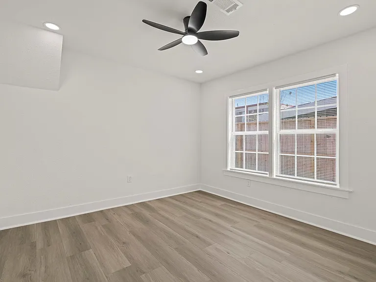 2817 Winbern St — Photo 10
