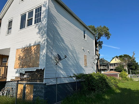 2nd image of 5649 S Shields Ave