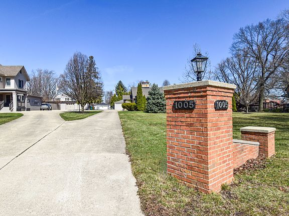 3rd image of 1005 Black Rd