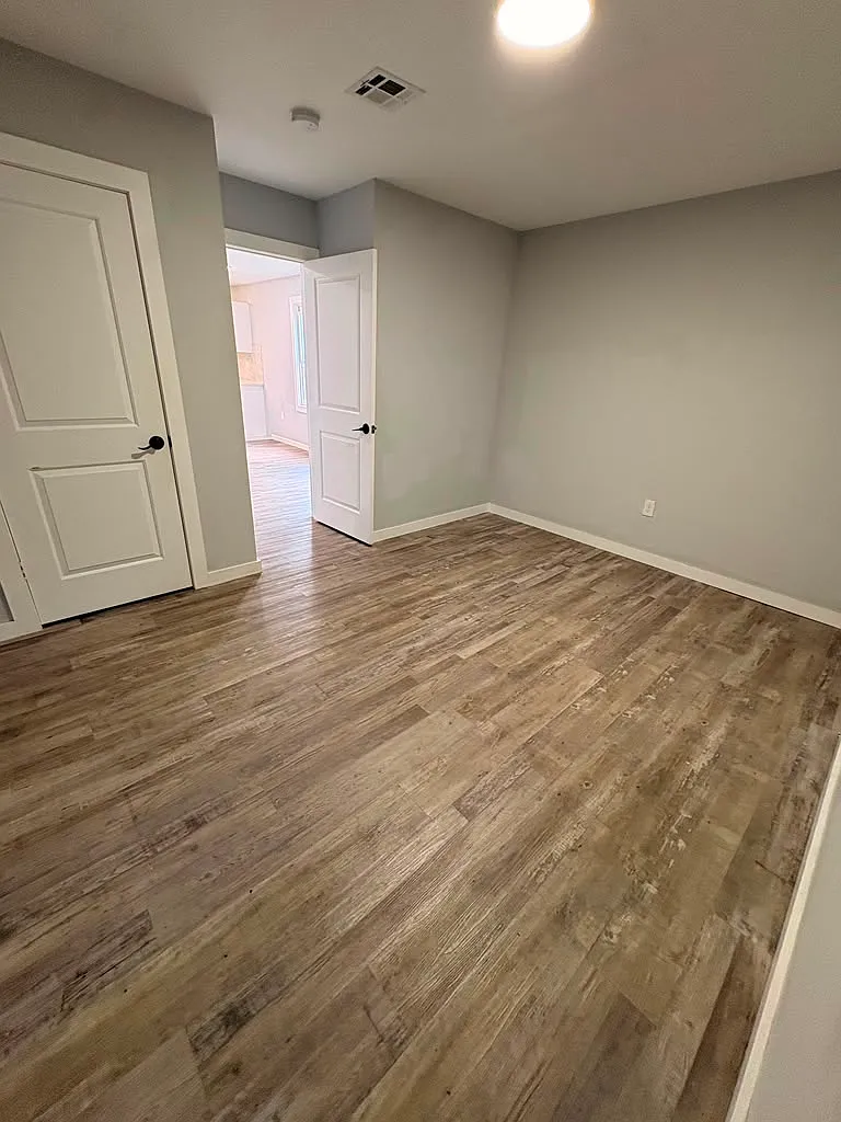 3 bed, 2160 sqft, $2,250 — Photo 3