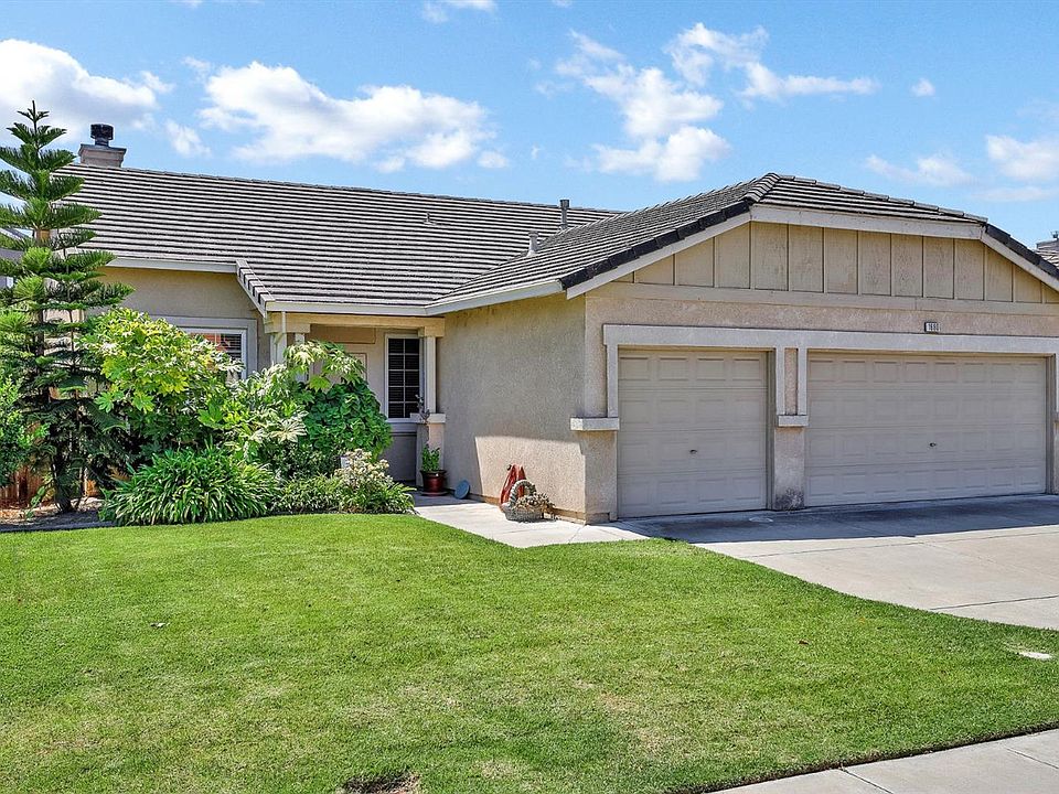 2nd image of 1680 Treehaven Ln