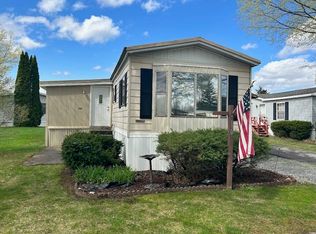 130 Hemlock Cir, Manchester, NY 14504