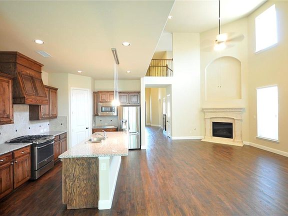 3rd image of 1309 Meskwaki Way
