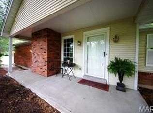 923 N Spoede Rd, Saint Louis, MO 63146