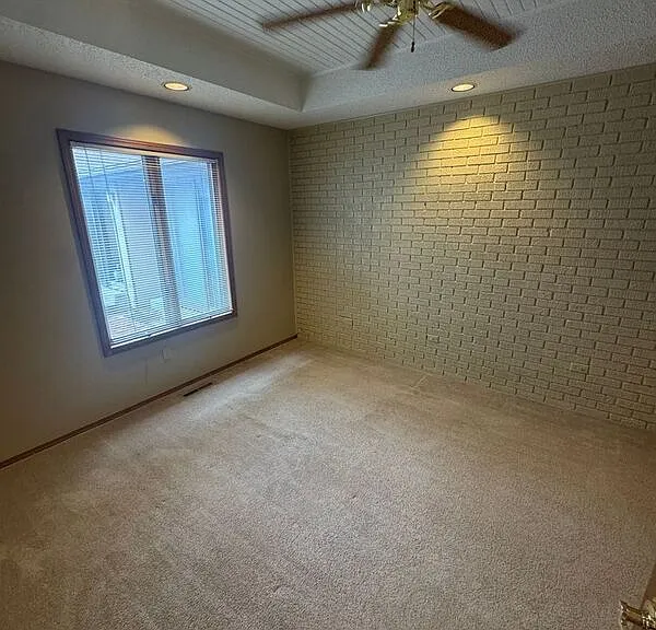 510 E Elm St #E — Photo 15
