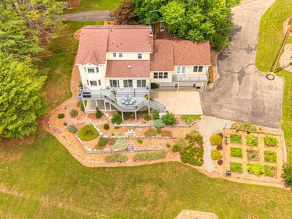 2nd image of 6020 Lyons Rd