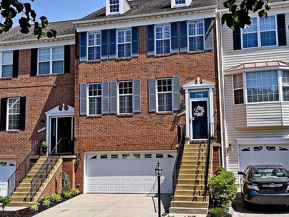 3rd image of 43775 Steinbeck Sq