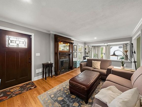 4th image of 2803 W 51st Ter