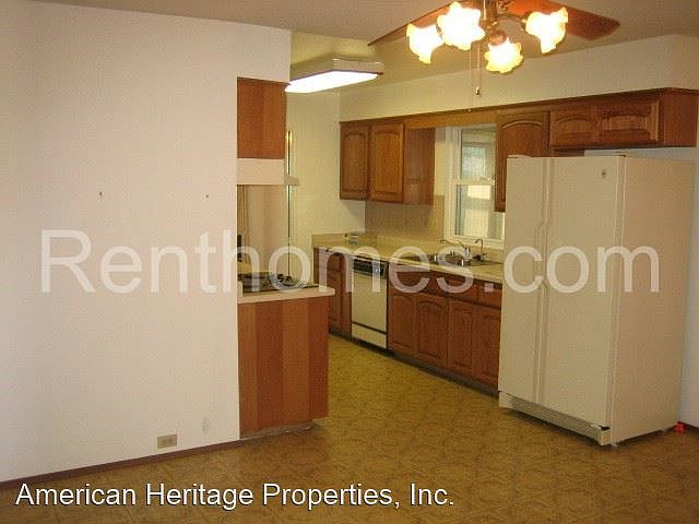 2nd image of 1107 Benjamin Pl