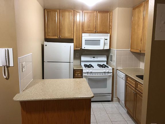 3rd image of 4430 Douglaston Pkwy APT 5C