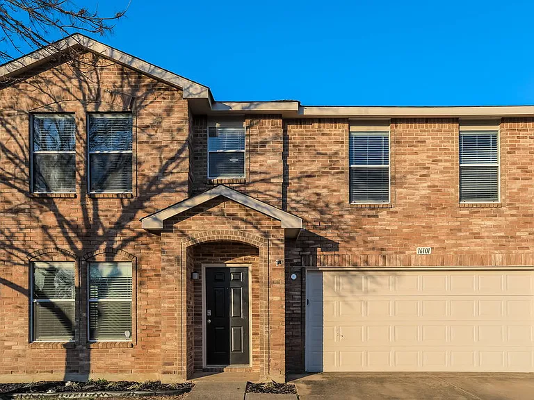 16101 Hollyhill Ct — Photo 1