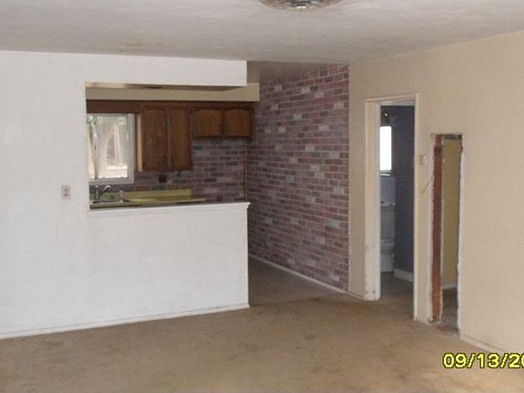 3rd image of 4242 Cypress Dr