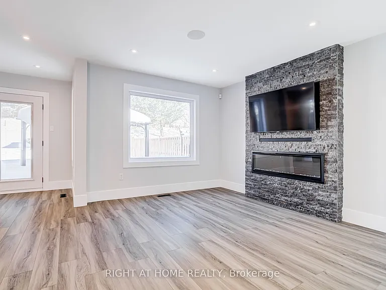 4212 Credit Pointe Dr — Photo 3