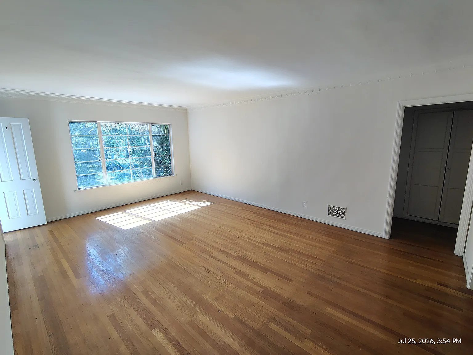 2 bed, 1200 sqft, $3,600 — Photo 2
