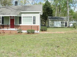2416 Flora Vista Rd, Greensboro, NC 27406