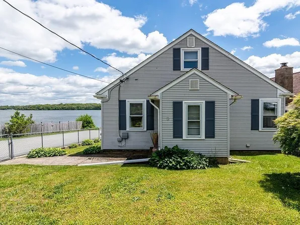 4 Lake Ave, Tiverton, RI 02878