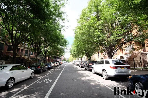 Rented by Link NY Realty | media 28