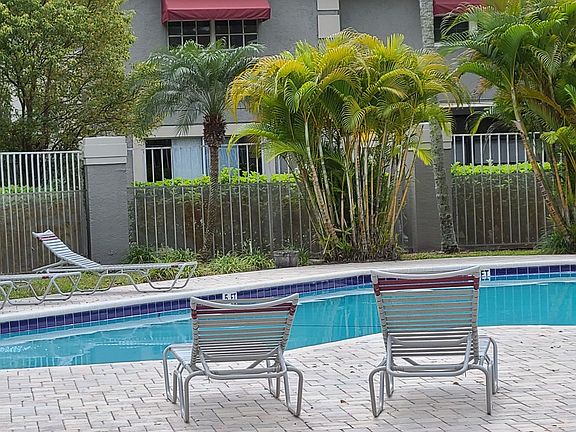 4th image of 14093 Trouville Dr