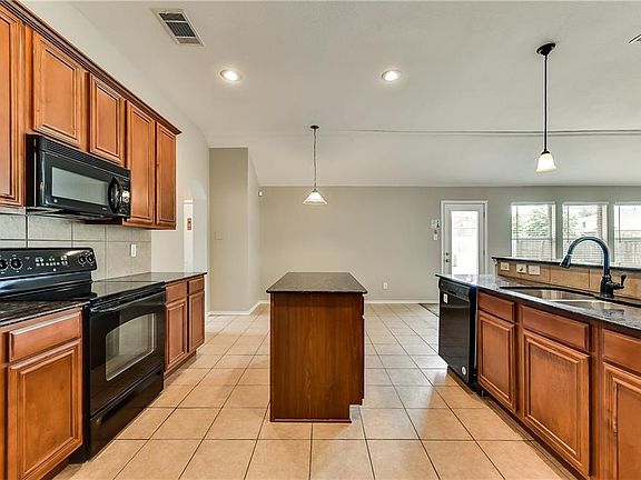 5th image of 115 Sheri Way