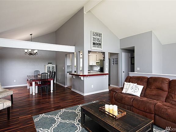 5th image of 438 Elderberry St