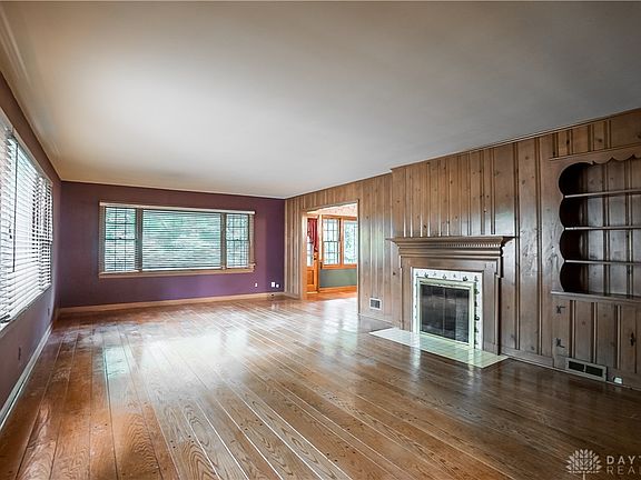 3rd image of 1090 Knoll Ln