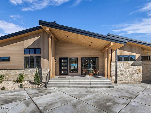 2nd image of 1092 Trail Ridge Dr
