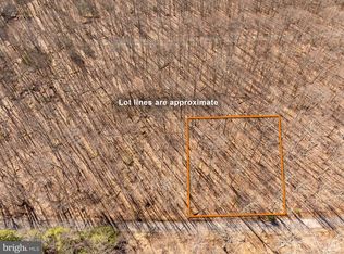 22 Elm Dr, Oakland, MD 21550