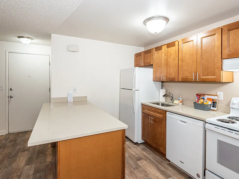 Creekside Commons Apartments — Photo 9