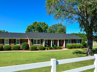 450 Farm Lake Rd, Boiling Springs, SC 29316