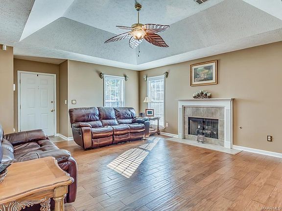 3rd image of 1301 Karen Valley Pl