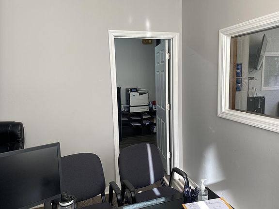 3rd image of 495 Medford St #1
