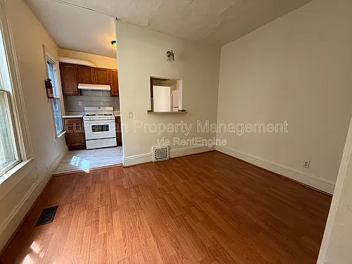 932 S Park St #1 Photo 1
