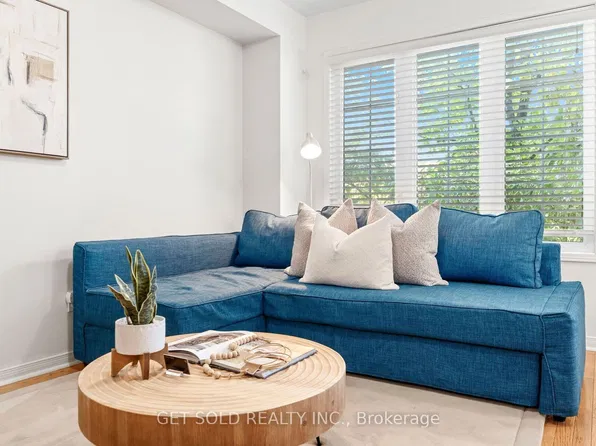 33 Sergio Marchi St, Toronto, ON M3L 0E5