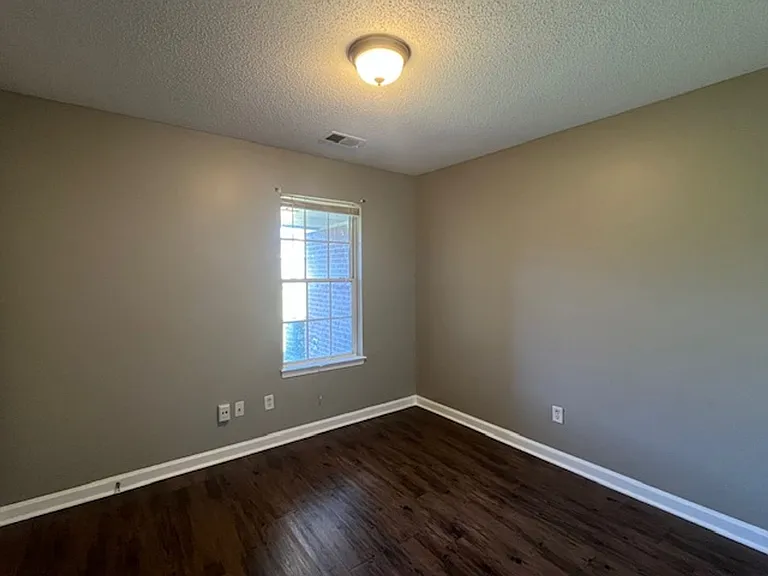 7255 Illinois Central Ave — Photo 5