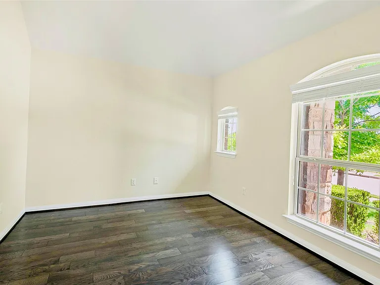 1005 Fountain Grass Way — Photo 24